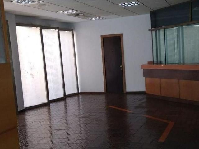 Local comercial en venta en calle Del Cós, Manresa, de 164 m² por 89.000