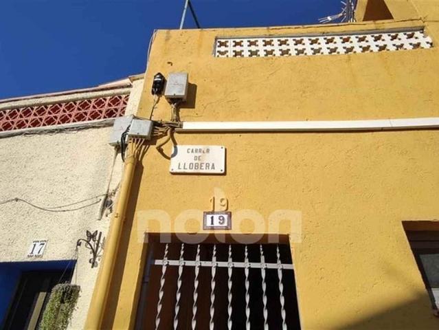 Local comercial en venta en calle Del Doctor Trueta, Badalona, de 37 m² por 63.000