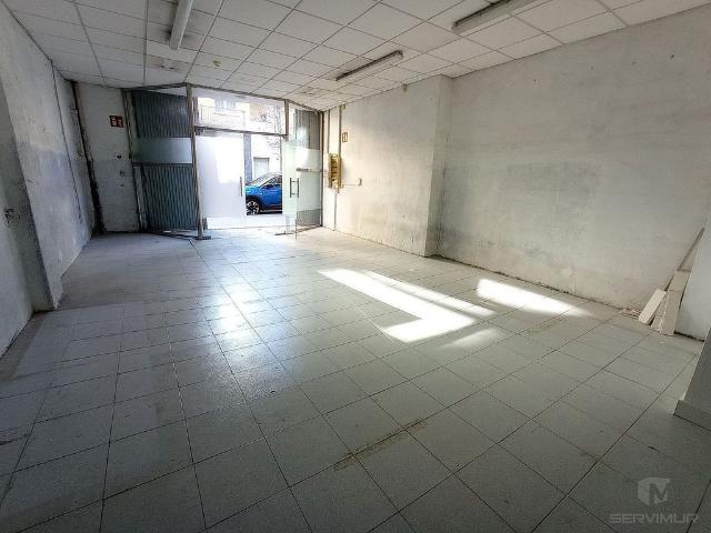Local comercial en venta en calle Del Doctor Candi Bayés, Vic, de 124 m² por 107.000