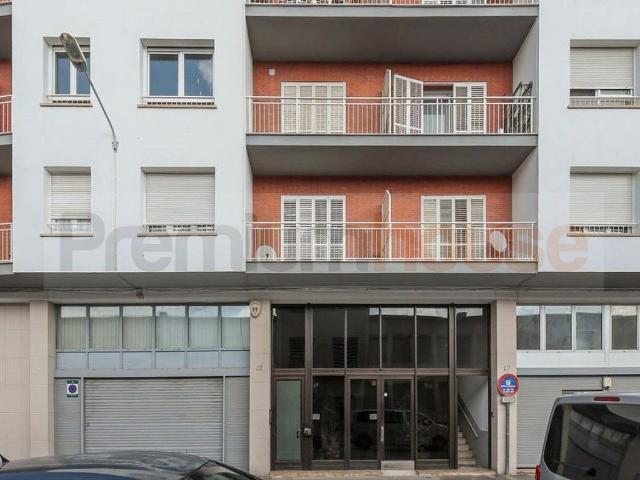 Local comercial en venta en calle Del Doctor Ferran, Reus, de 106 m² 3 habitaciones por 96.000