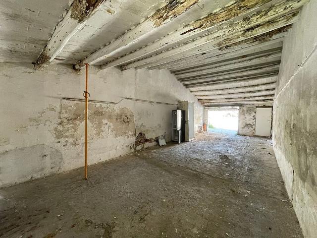 Local comercial en venta en calle Del Franc Comtat, Terrassa, de 256 m² 2 habitaciones por 150.000