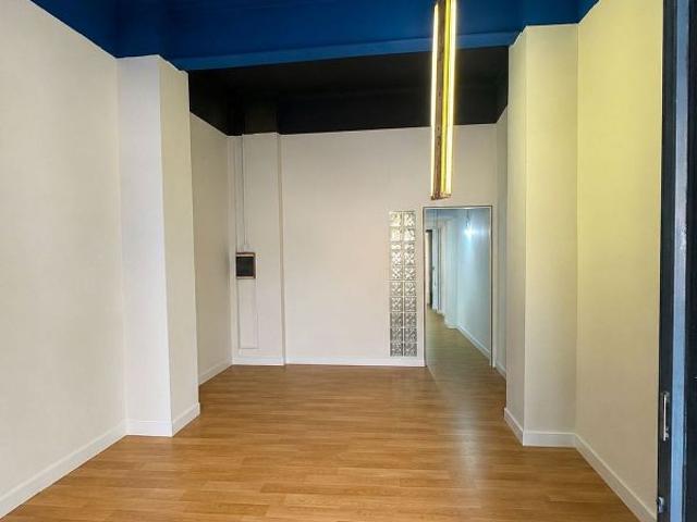 Local comercial en venta en calle Del Llorer, Hospitalet de Llobregat, L´, de 30 m² 3 habitaciones por 73.000
