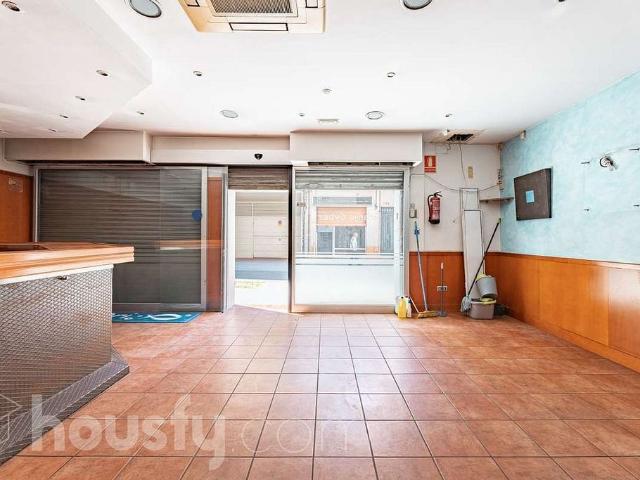 Local comercial en venta en calle Del Pare Llaurador, Terrassa, de 70 m² 1 habitación por 85.000
