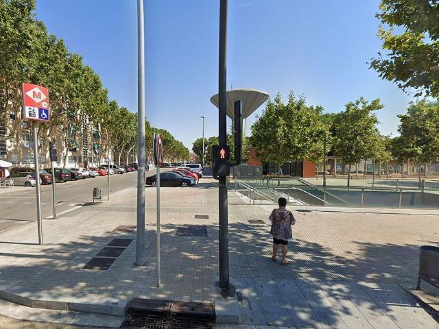 Local comercial en venta en calle Del Riu Llobregat, Prat de Llobregat, El, de 78 m² 1 habitación por 65.000