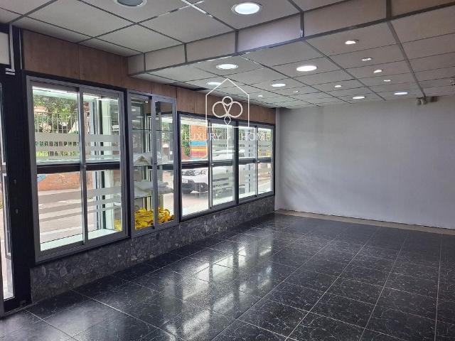 Local comercial en venta en calle Del Sol, Viladecans, de 32 m² 2 habitaciones por 65.000