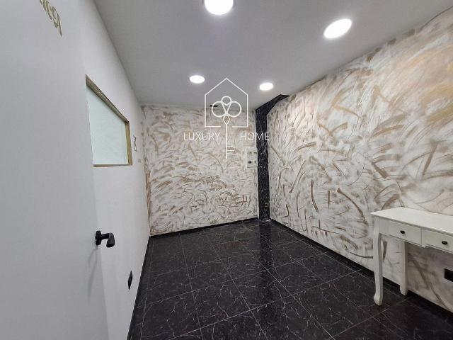 Local comercial en venta en calle Del Sol, Viladecans, de 67 m² 2 habitaciones por 95.000