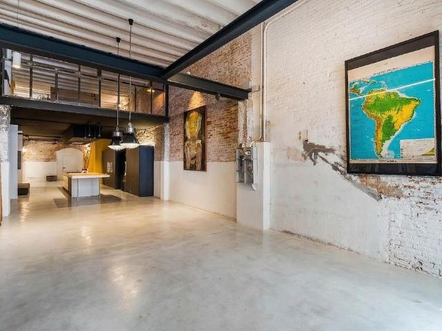 Local comercial en venta en calle Del Tenor Masini, Barcelona, de 227 m² 4 habitaciones por 685.000