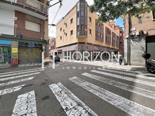 Local comercial en venta en calle Del Tenor Masini, Barcelona, de 430 m² 9 habitaciones por 485.000