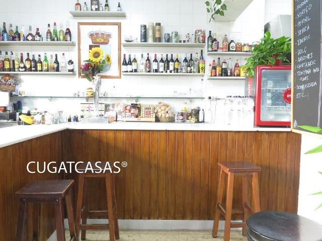 Local comercial en venta en calle Del Vallès, Sant Cugat del Vallès, de 134 m² 1 habitación por 240.000