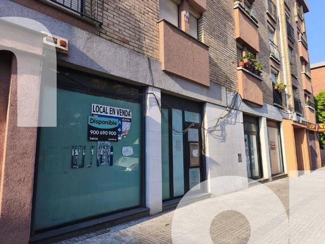 Local comercial en venta en calle Del Vallespir, Granollers, de 91 m² por 84.000