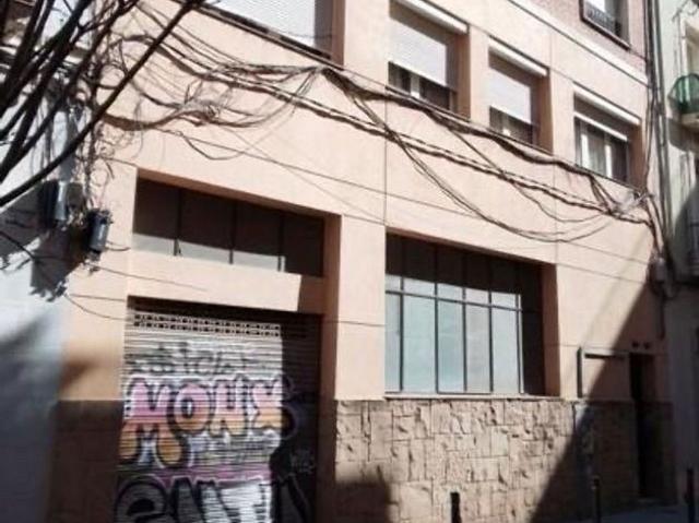 Local comercial en venta en calle Dels Jocs Florals, Barcelona, de 180 m² por 185.000