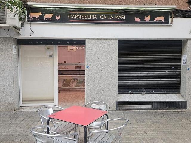 Local comercial en venta en calle Dels Naranjos, Hospitalet de Llobregat, L´, de 56 m² 4 habitaciones por 74.900