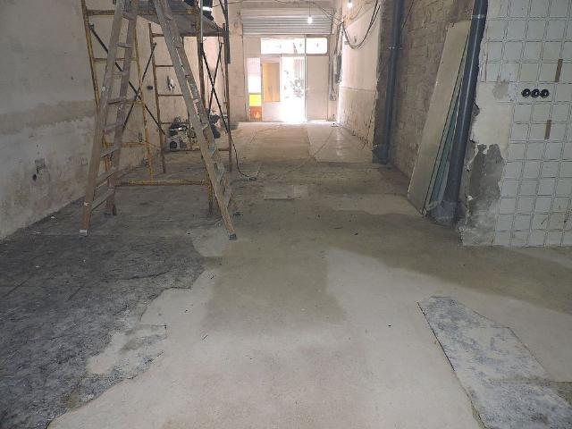 Local comercial en venta en calle D'en Tissó, Barcelona, de 80 m² 2 habitaciones por 86.000