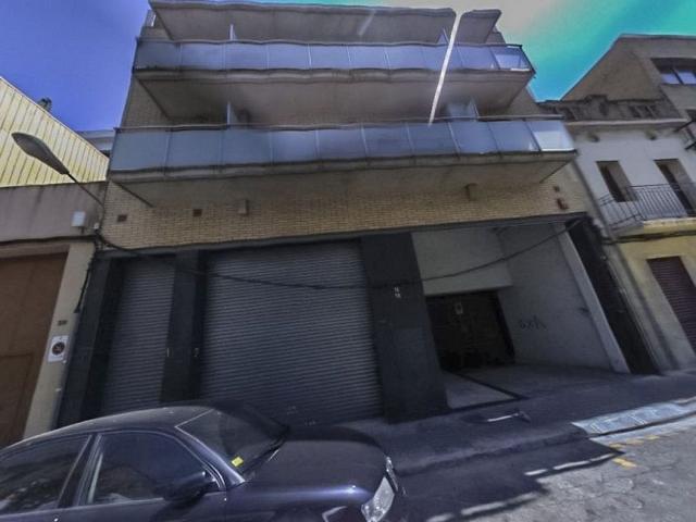 Local comercial en venta en calle D'enric Granados, Badalona, de 65 m² por 73.000