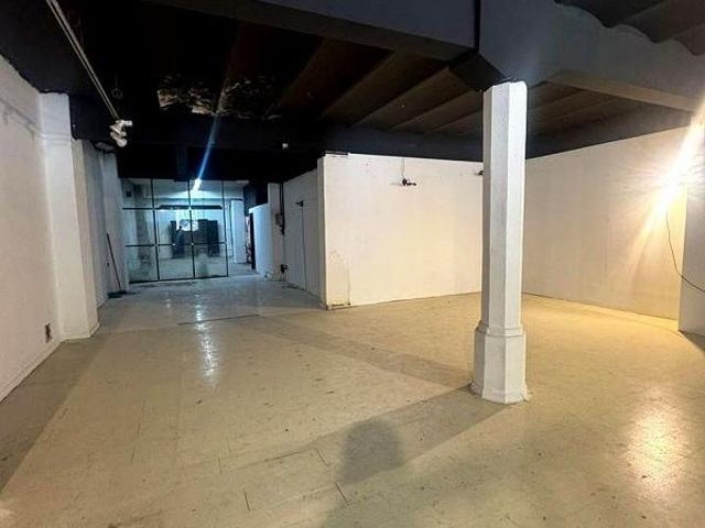 Local comercial en venta en calle D'enric Granados, Barcelona, de 200 m² 3 habitaciones por 660.000