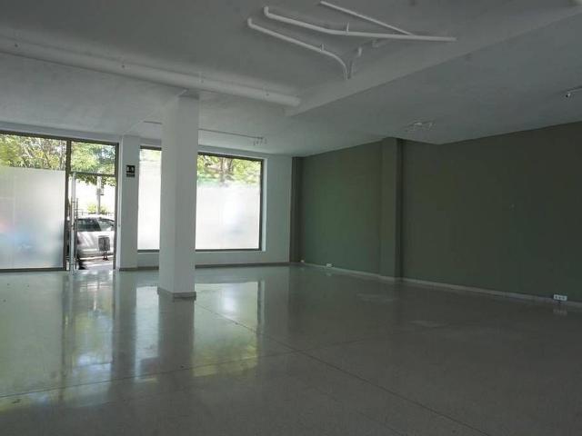 Local comercial en venta en calle D'ernest Lluch, Hospitalet de Llobregat, L´, de 155 m² por 215.000