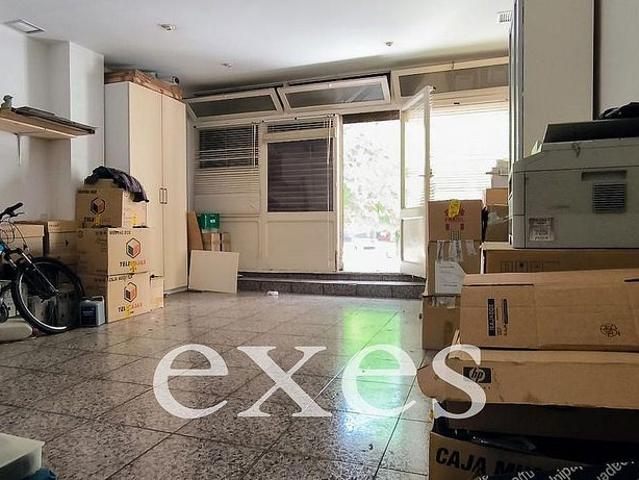 Local comercial en venta en calle D'escòcia, Barcelona, de 29 m² por 70.000
