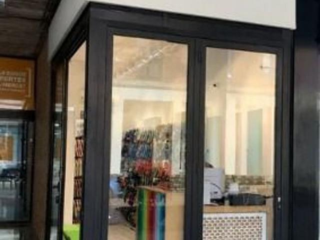 Local comercial en venta en calle Elies Rogent, Sant Cugat del Vallès, de 13 m² 1 habitación por 28.000