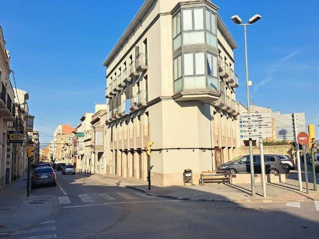 Local comercial en venta en calle, Figueres, de 102 m² por 168.000