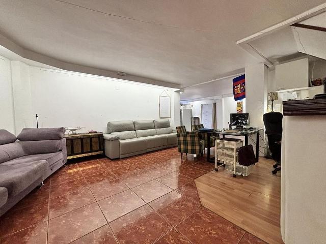 Local comercial en venta en calle Francesc Macià, Roses, de 122 m² 6 habitaciones por 170.000