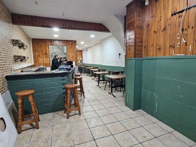 Local comercial en venta en calle Iglesia, Olesa de Montserrat, de 68 m² 1 habitación por 55.000