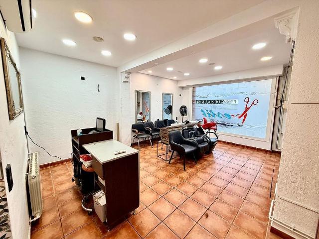Local comercial en venta en calle Joan Alcover, Blanes, de 47 m² por 59.900