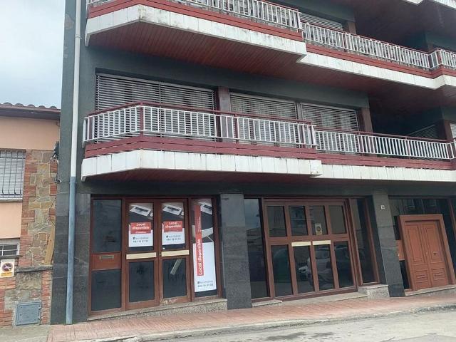Local comercial en venta en calle Joan Maragall, Olot, de 276 m² por 96.663