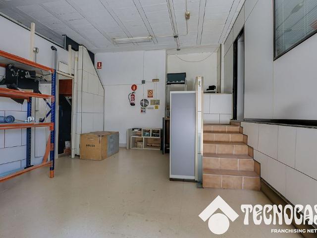 Local comercial en venta en calle Olímpic, Sant Adrià de Besos, de 95 m² 4 habitaciones por 79.800