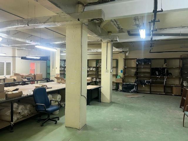 Local comercial en venta en calle Orient, Hospitalet de Llobregat, L´, de 275 m² 3 habitaciones por 220.000