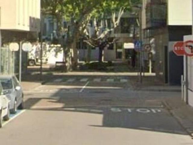 Local comercial en venta en calle La Farella, Llançà, de 275 m² por 146.100