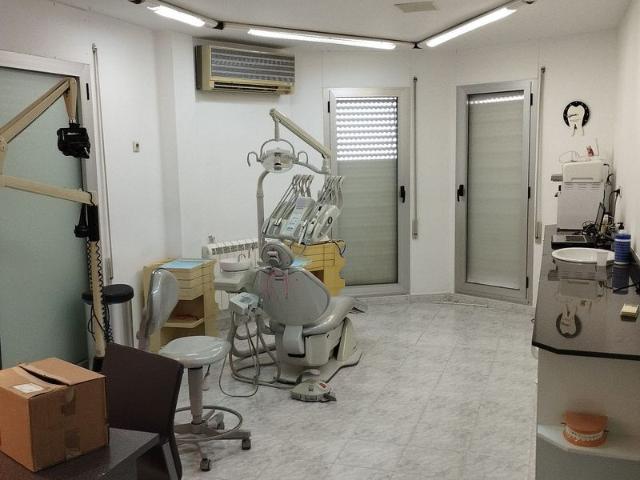 Local comercial en venta en calle L'estel, Amposta, de 105 m² por 60.000