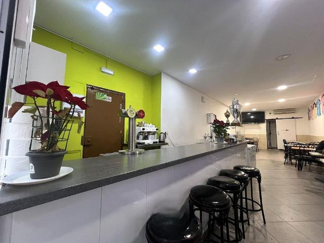 Local comercial en venta en calle Montras, Hospitalet de Llobregat, L´, de 75 m² por 170.000