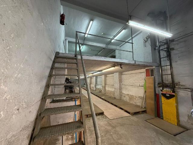 Local comercial en venta en calle Mas, Hospitalet de Llobregat, L´, de 102 m² 2 habitaciones por 120.000