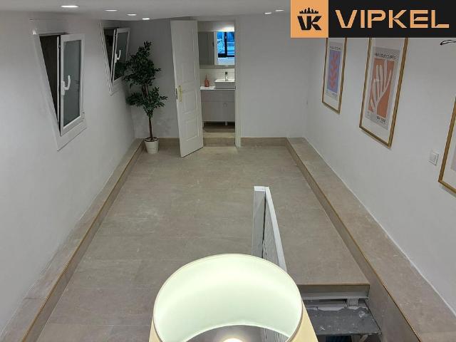 Local comercial en venta en calle Nou de la Rambla, Barcelona, de 125 m² 3 habitaciones por 249.000