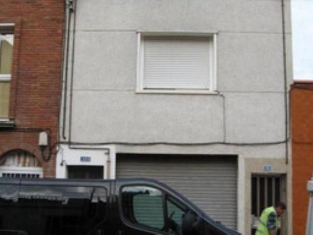 Local comercial en venta en calle Sagunt, Sabadell, de 100 m² por 99.000