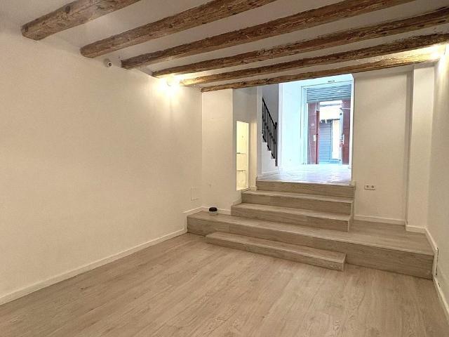 Local comercial en venta en calle Sant Gregori, Vilanova i La Geltrú, de 82 m² 3 habitaciones por 270.000