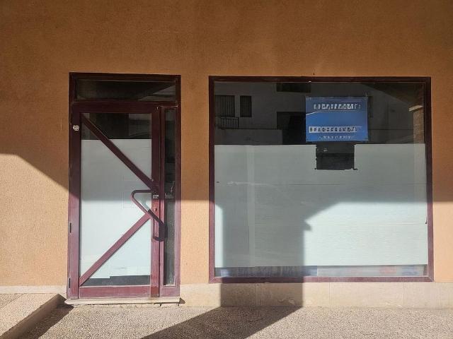Local comercial en venta en calle Sant Isidre, Sant Carles de la Ràpita, de 73 m² por 85.000