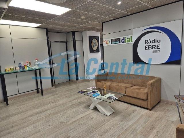 Local comercial en venta en calle Sant Joan Baptista de la Salle, Tortosa, de 94 m² por 190.000