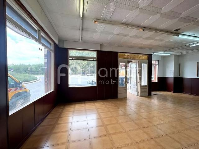 Local comercial en venta en calle Pablo Neruda, Blanes, de 100 m² 1 habitación por 73.000
