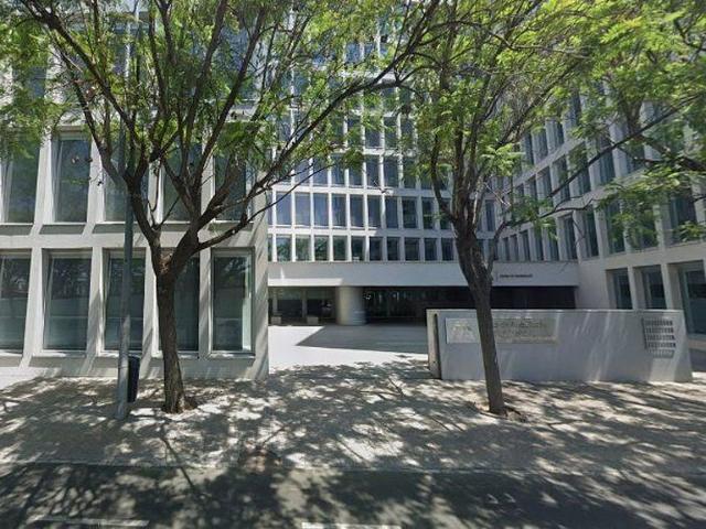 Local comercial en venta en calle Pablo Picasso, Cerdanyola del Vallès, de 130 m² por 34.000