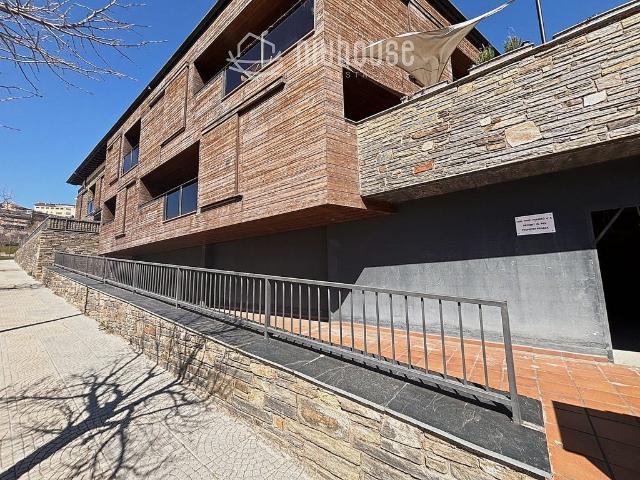 Local comercial en venta en calle Pic D'eina, Puigcerdà, de 503 m² 2 habitaciones por 350.000