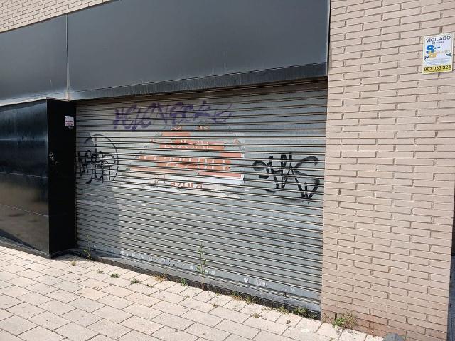 Local comercial en venta en calle Providencia, Badalona, de 82 m² 1 habitación por 110.000