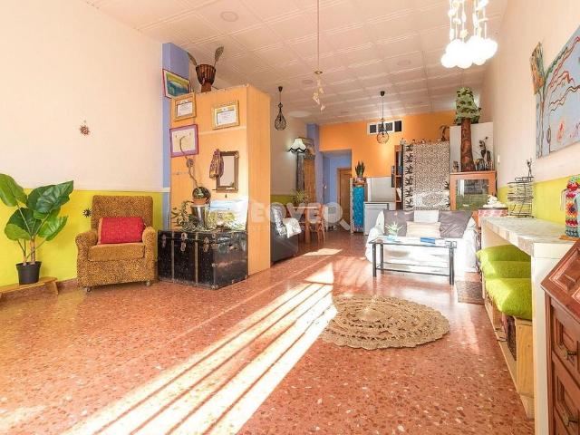 Local comercial en venta en calle Quinze, Tarragona, de 80 m² 2 habitaciones por 65.000