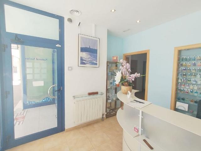 Local comercial en venta en calle Rosselló, Palamós, de 150 m² por 349.000