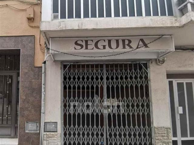 Local comercial en venta en calle Tinent Coronel Sagués, Sant Sadurní d´Anoia, de 169 m² por 60.000