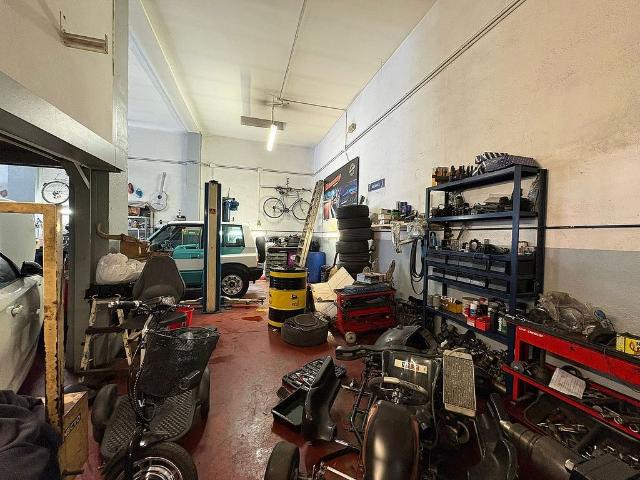 Local comercial en venta en calle Tres, Tarragona, de 204 m² 3 habitaciones por 146.776