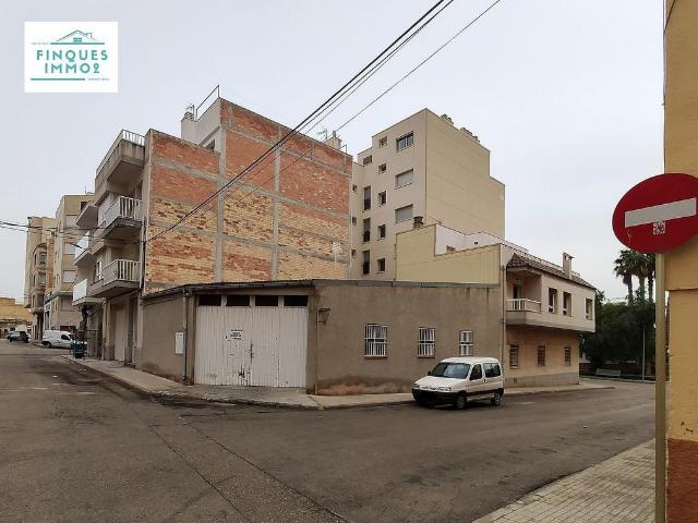 Local comercial en venta en calle Vinaros, Sant Carles de la Ràpita, de 115 m² por 120.000