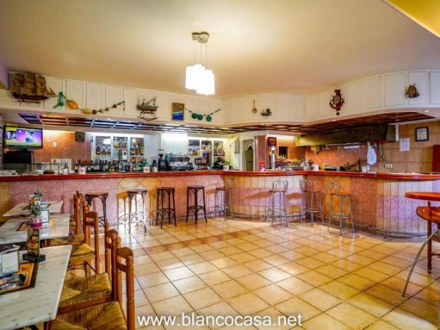 Local comercial en venta en Carballo, Zona IES Alfredo Bra±as