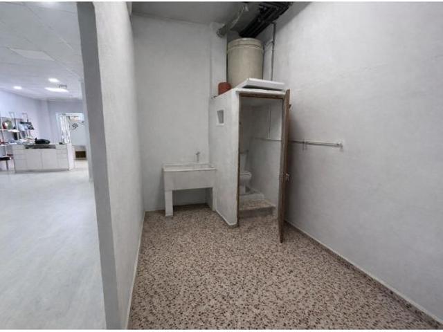 Local comercial en venta en Carlet – Av. Sur