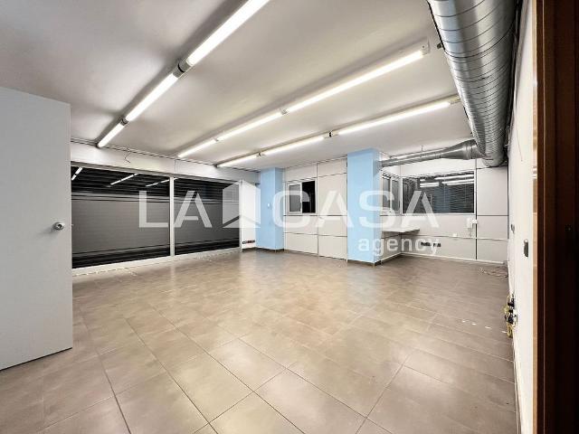 Local comercial en venta en carretera Antiga de València, Badalona, de 167 m² 11 habitaciones por 169.900